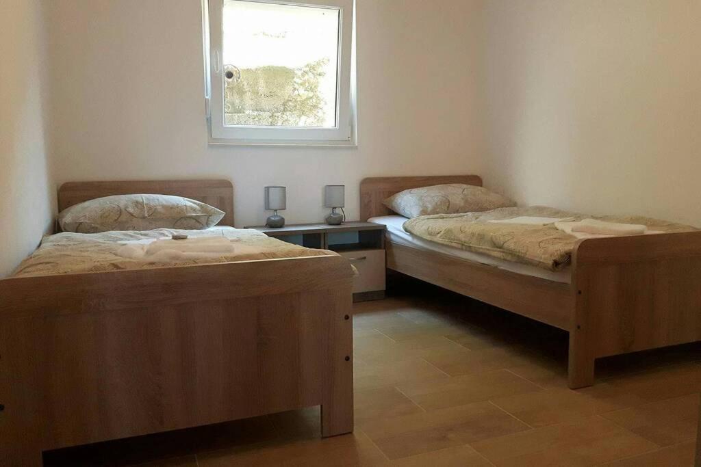 Apartman Jercic Apartment Dugi Rat Exterior photo
