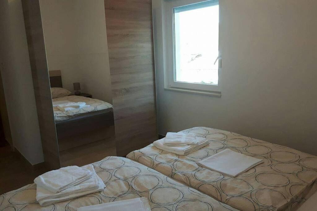 Apartman Jercic Apartment Dugi Rat Exterior photo